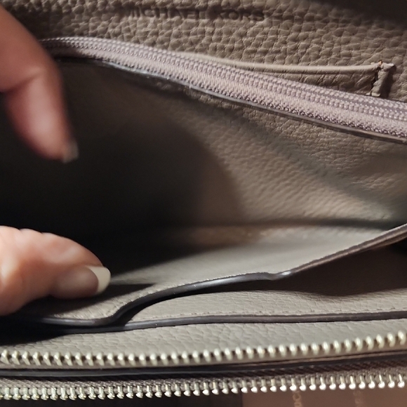 Michael Kors Taupe Travel DELUXE Wallet - Picture 6 of 9